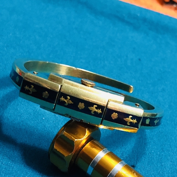 (916)VINTAGE RARE LADY AUREOLE 10 MICRON CONS SWISS WINDUP WTCH BLUE ENAMEL CUFF - Picture 15 of 16